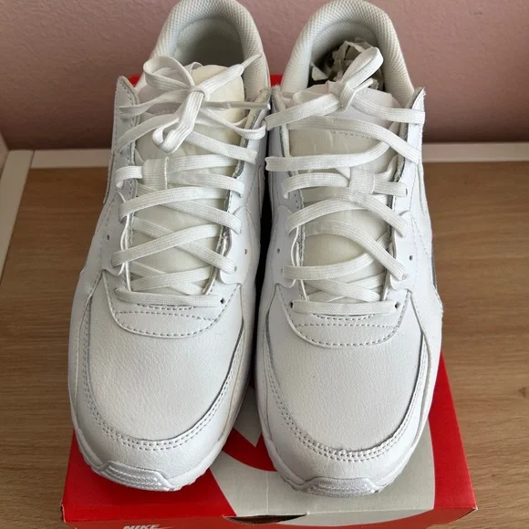 Nike Women’s Air Max Shoes - Picture 3 of 6